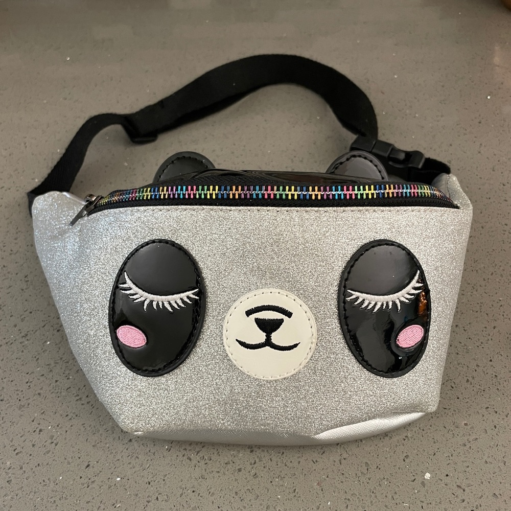 Cute panda fanny pack! 🐼